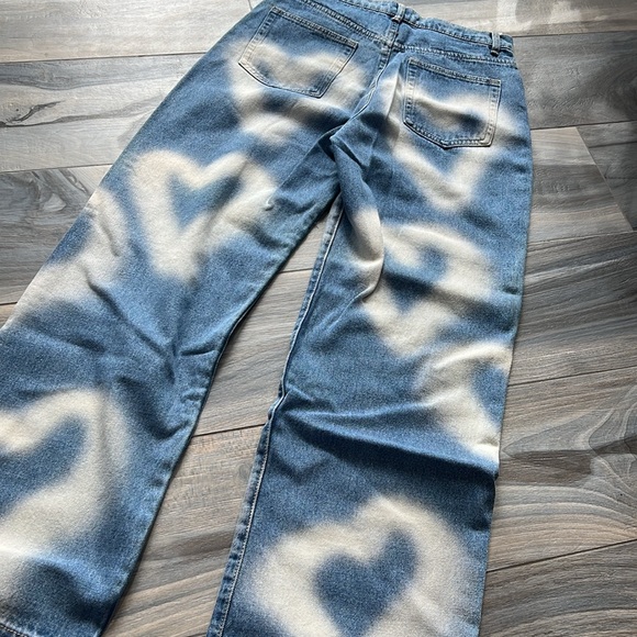 High rise wide leg jean with hearts - Picture 4 of 4